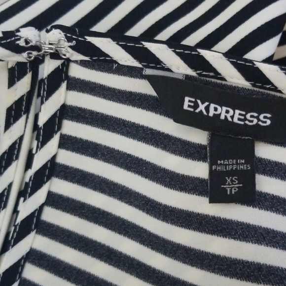 Express black and white striped top size XS - Picture 6 of 7